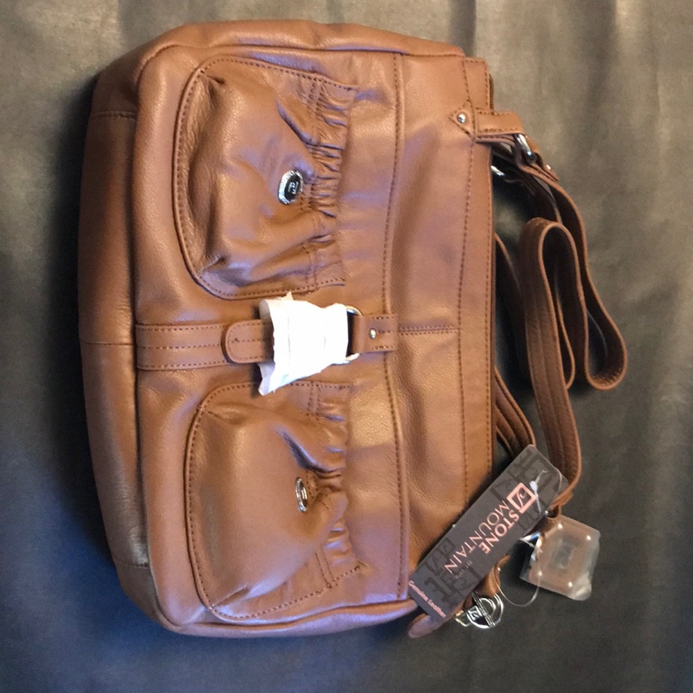 NWT Stone Mountain Genuine Leather Purse